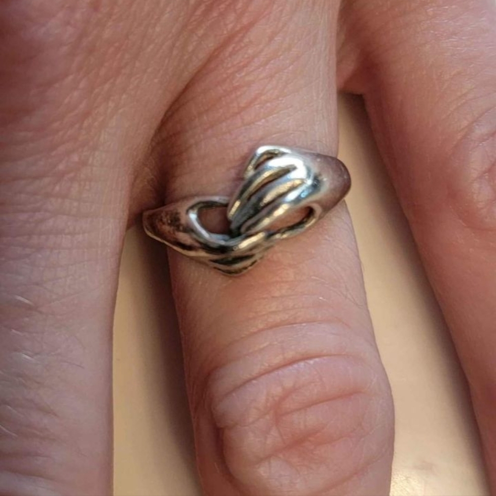 Retired James Avery Sterling Silver friendship ring size 7